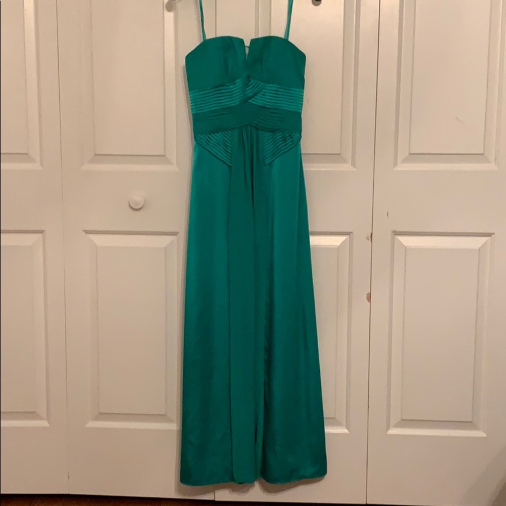 BCBGMAXAZRIA Emerald Satin Pleated Strapless Dress